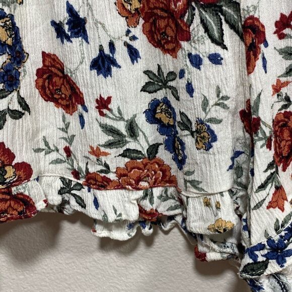 American Eagle Floral Ruffle Shorts S – Cream Red Blue Boho Pom Trim Festival AE - Picture 6 of 12